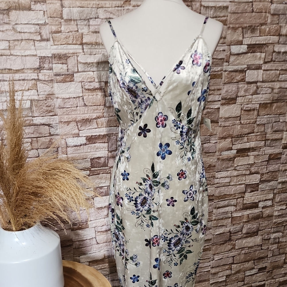 Angela Plus Floral Embroidered Women's Dress Brand New